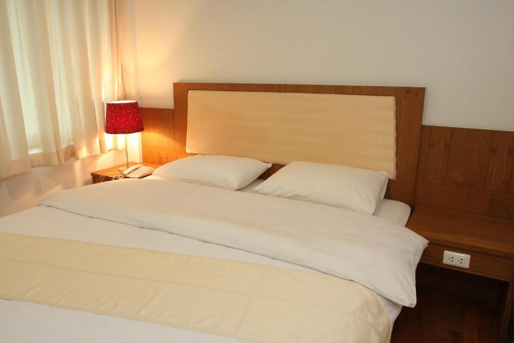 Sun City Hotel Бангкок Номер фото