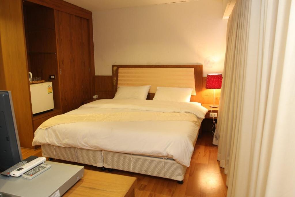 Sun City Hotel Бангкок Экстерьер фото